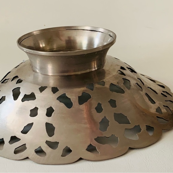 2 silver color metal bowls - Picture 8 of 9